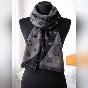 Louis Vuitton Monogram Vivienne Scarf in Black and Gray